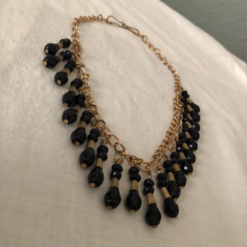vtg Jet Black Tear Drop & Round Beaded Gold Tone faceted beads